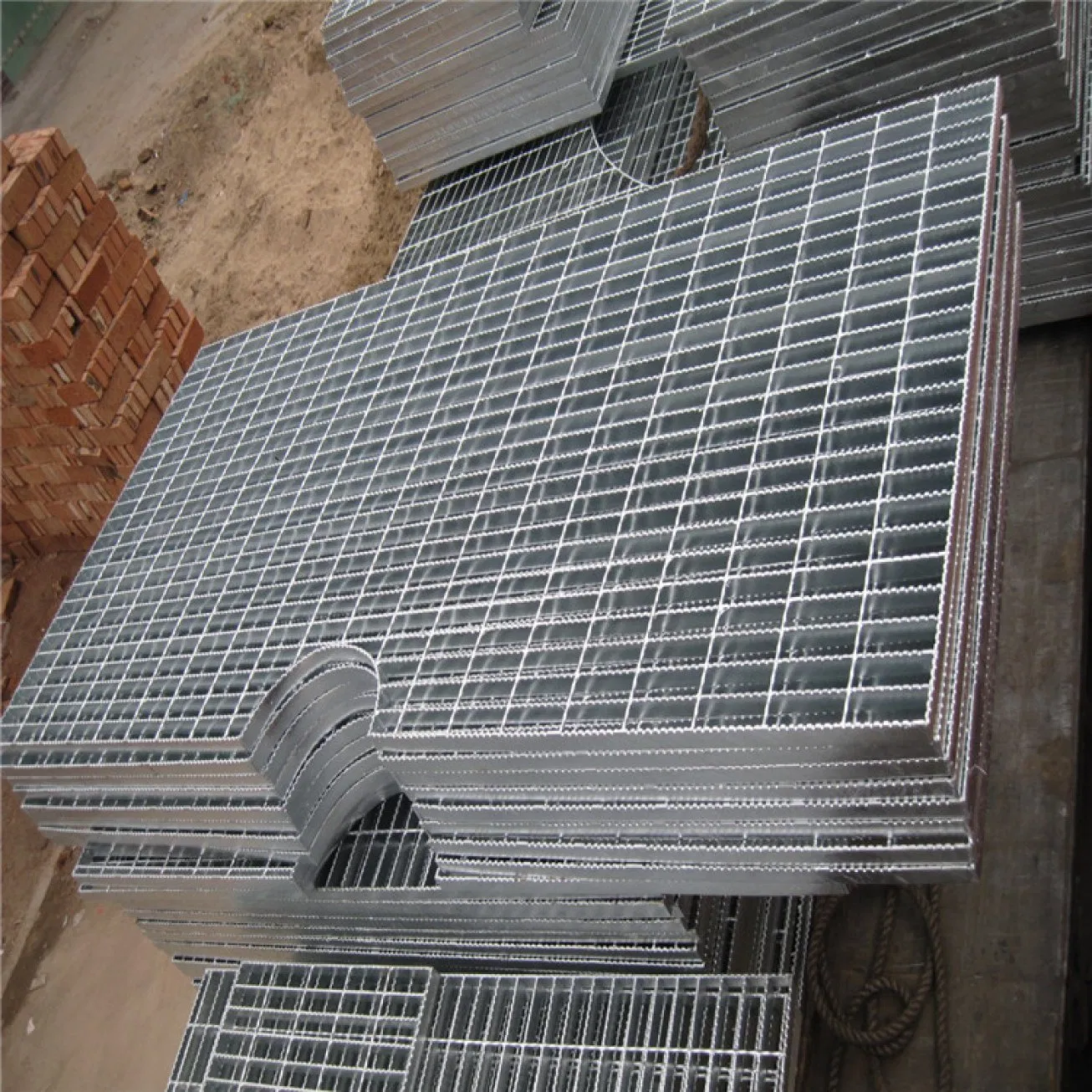 Anti-Slip Welded Steel Grating, Metal Serrated Drainage Serrated Steel Grating, HDG Steel Serrated Floor Grating