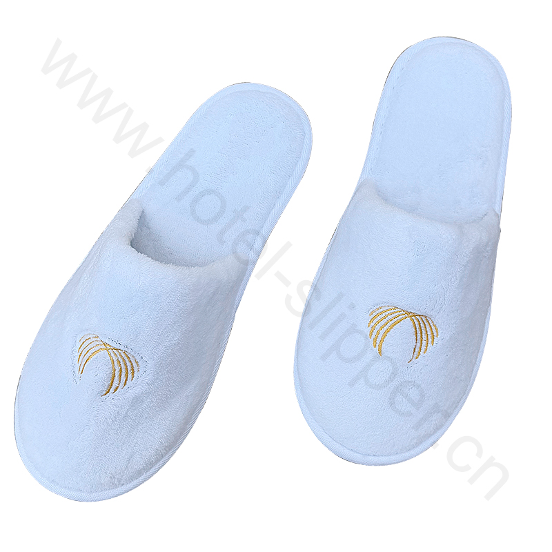 Luxury Soft Unisex Coral Fleece Slippers Warm, Breathable, and Customizable for Hotel Use