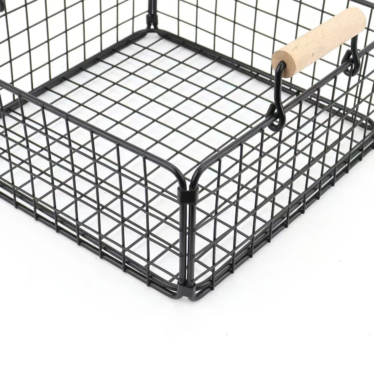 Reseller Approved Wholesale Custom Metal Utility Racks Shelf Iron Storage Basket