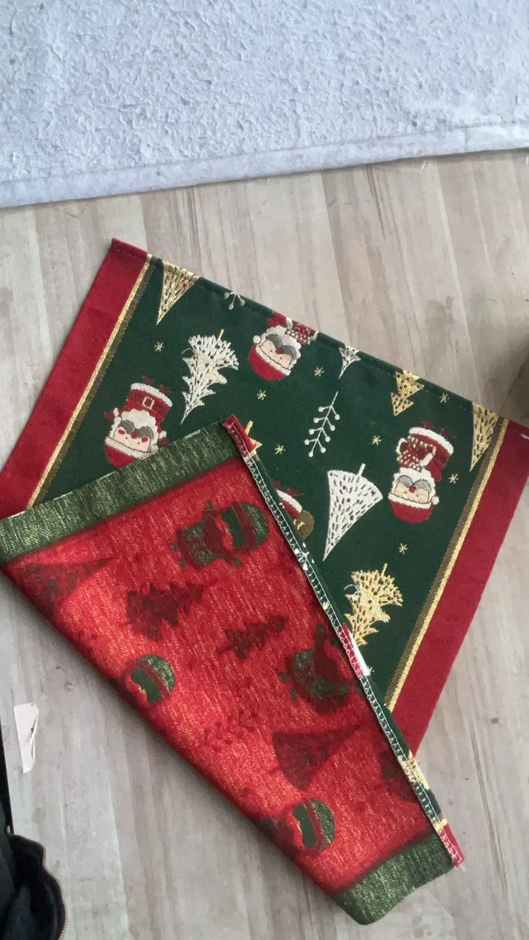 Christmas Jacquard Polyester Cotton Dining Table Runner with Tassels MOQ 10PCS