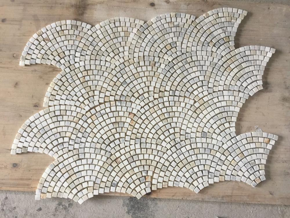 Мозаика из мрамора 'Рыбья чешуя' для кухни и ванной