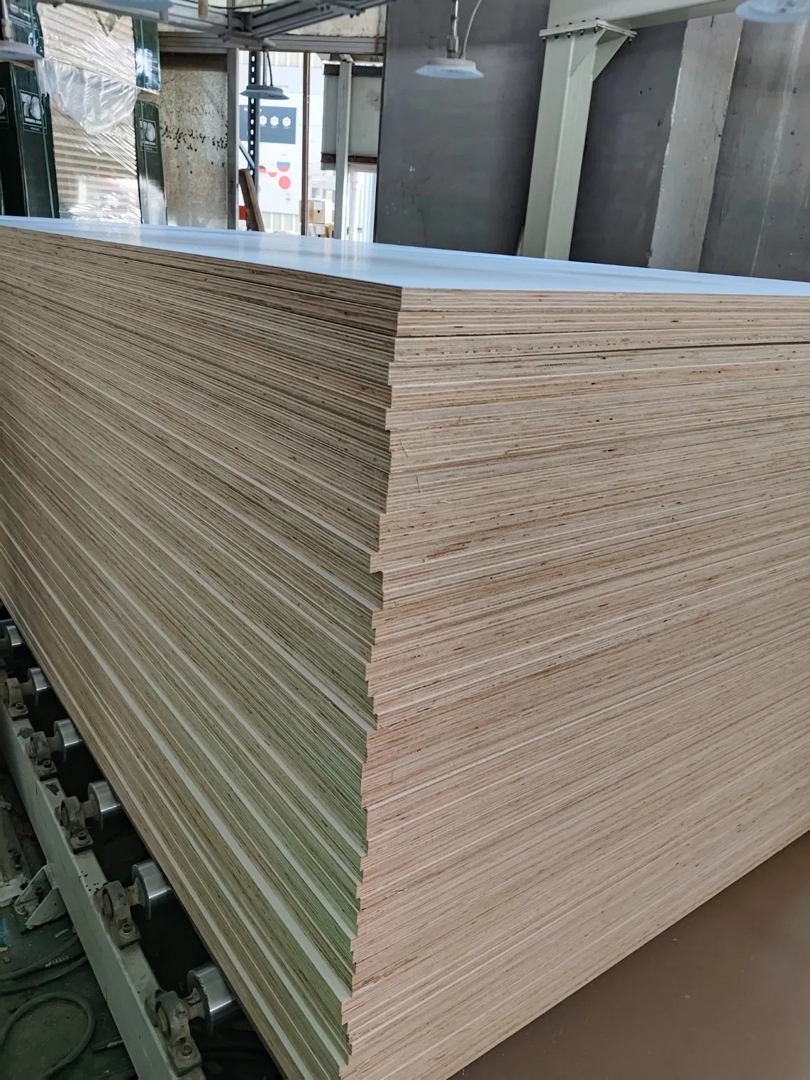 Premium Melamine Boards 4X8FT & 4X9FT for Apartment Interiors and Projects