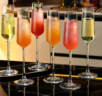 Consistent Quality Smooth Surface Champagne Glass for Home Dining