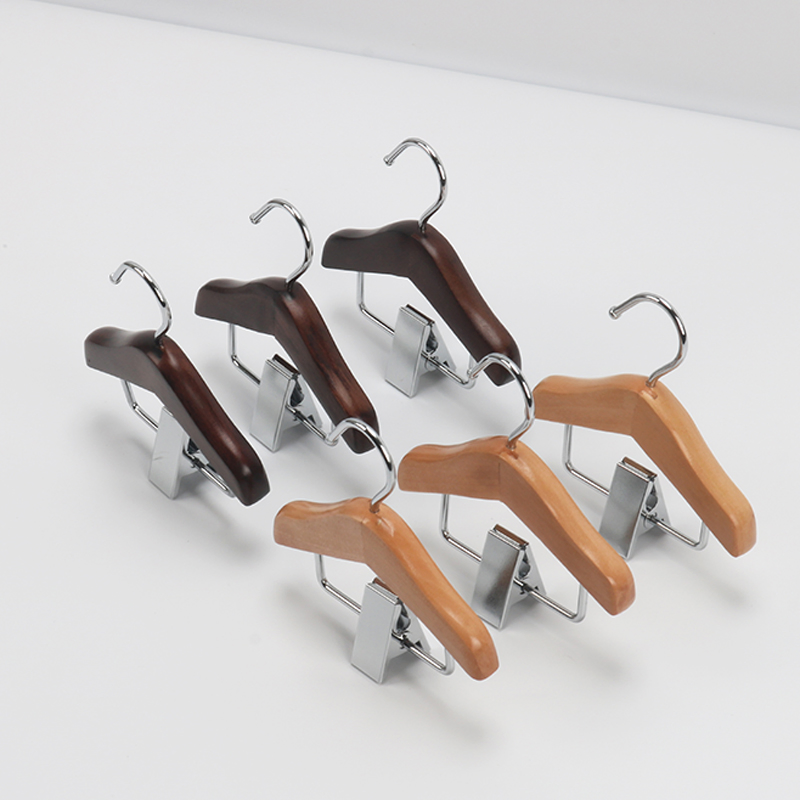 Cute Wooden Mini Small Pet Clothes Dog Cat Small Hanging Baby Wooden Hanger with Clip Mini Hanger for Doll Clothes