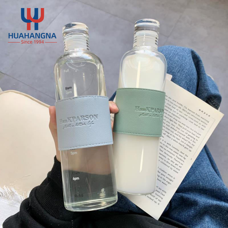 750ml 25oz Portable Custom Borosilicate Glass Water Bottle with Leather Sleeve and Time Marker