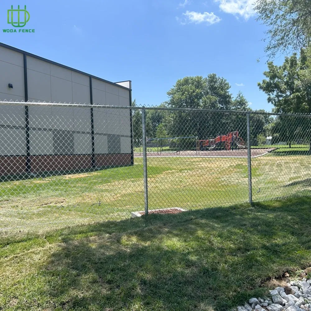 Durable Hot Dipped Galvanized Chain Link Fence for Playgrounds Stadium
