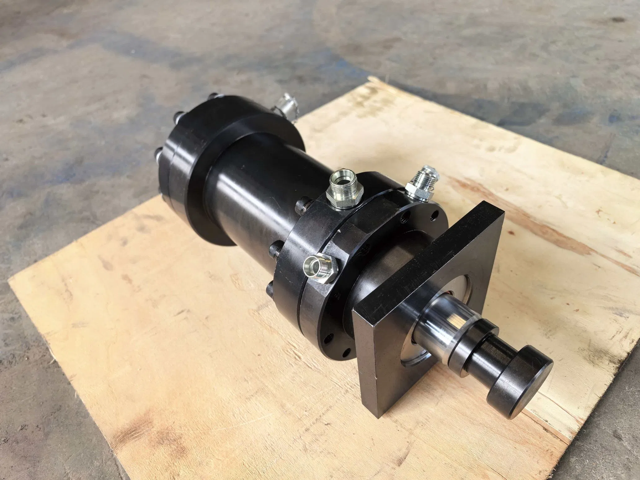 Гидроцилиндр хромированный огнестойкий 100мм, 280℃