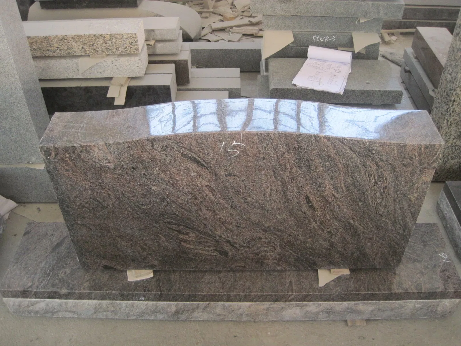 Natural Stone Multicolored Red Granite Memorial Tombstone Customized