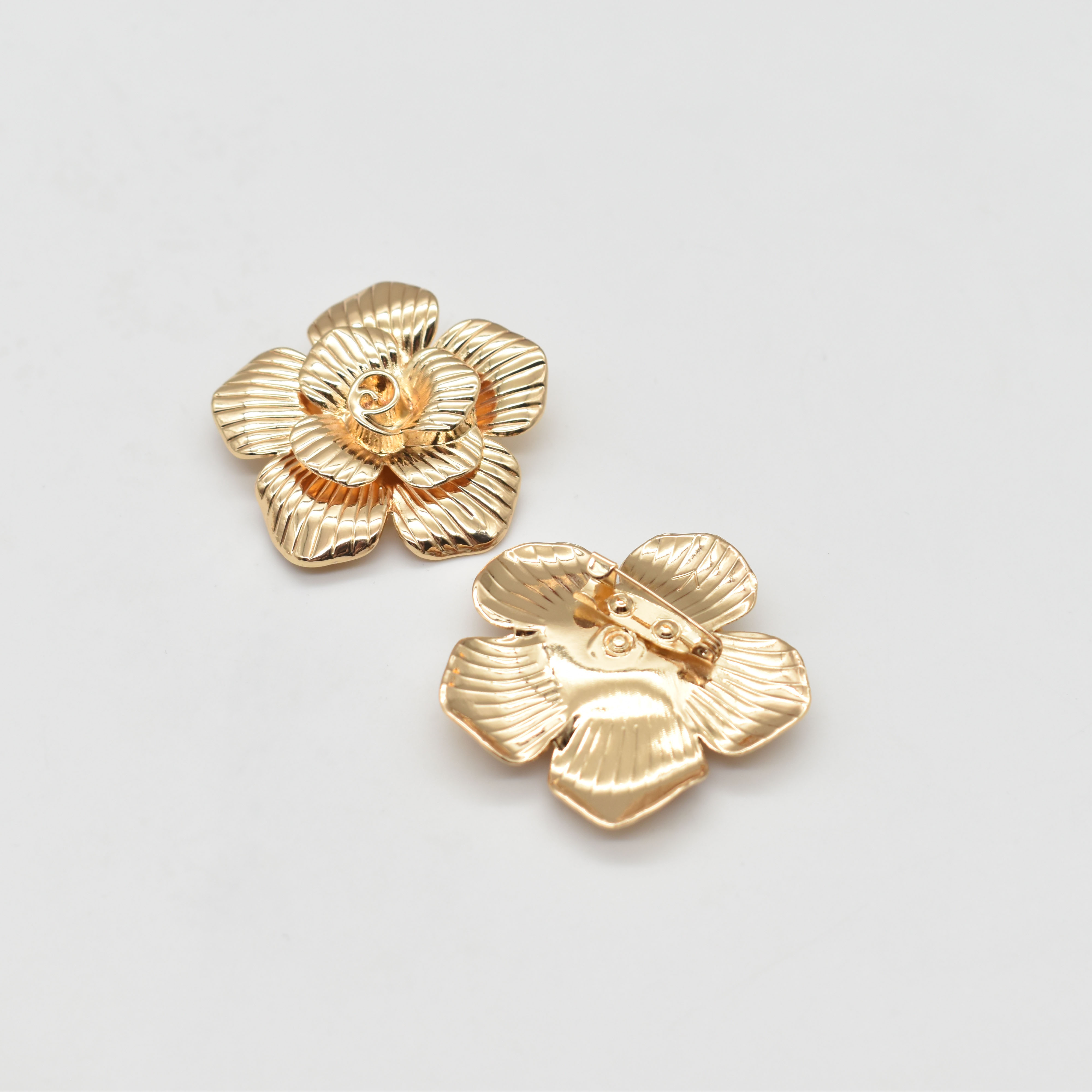 Брошь металлическая декоративная