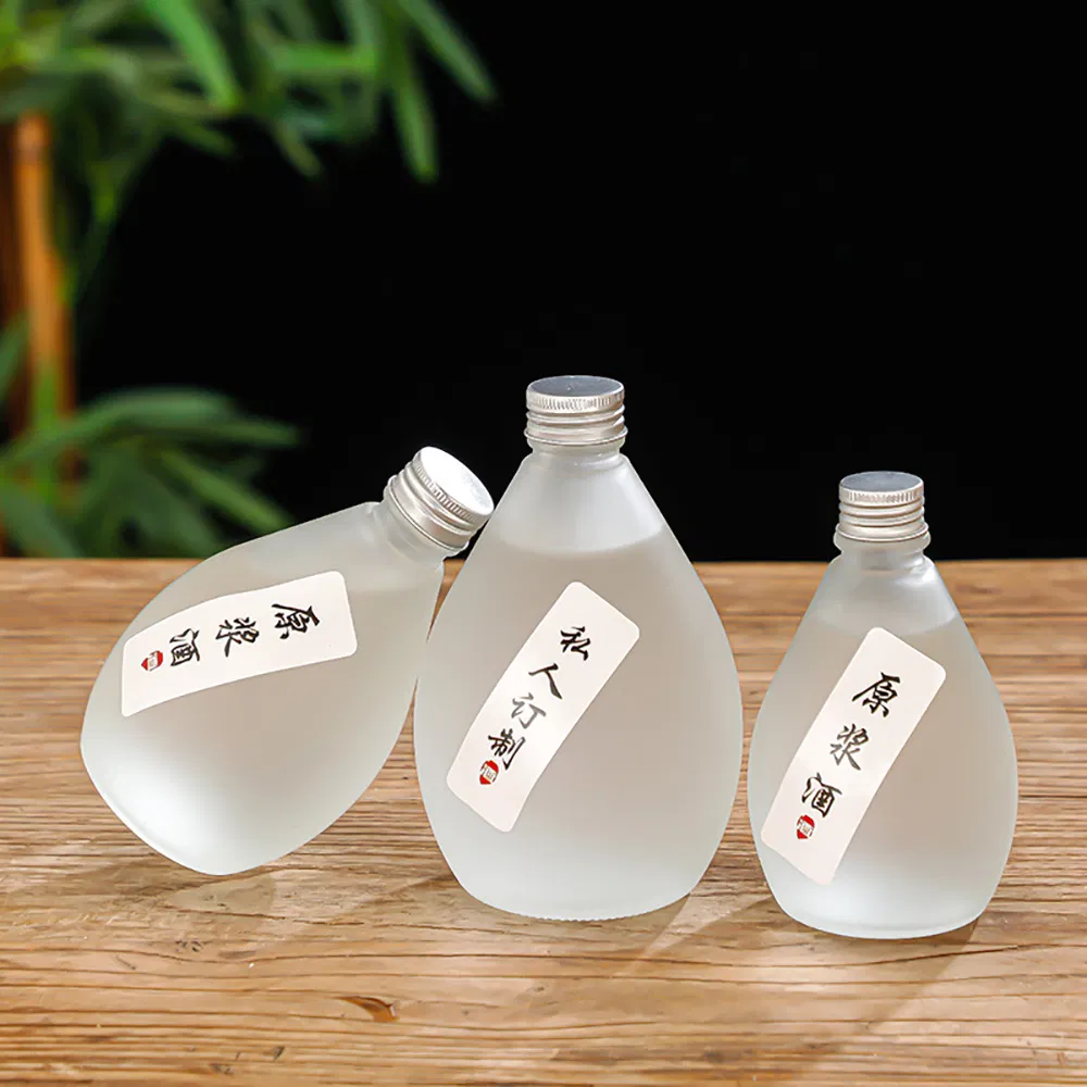 Customized Vodka Cork Glass 500ml Foreign Liquor Bottling Homemade Fruit Wine Bottle