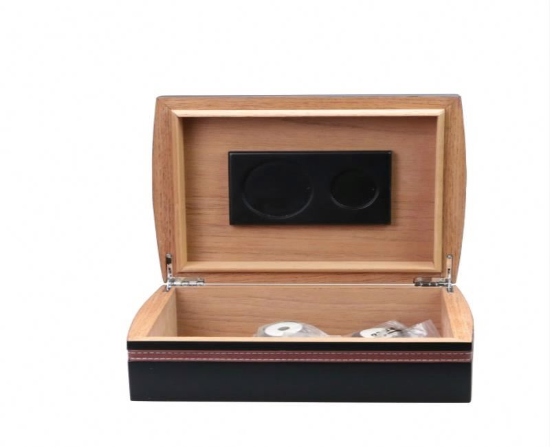 Customized Handmade Storage Cedar Wood Leather Cigar Cabinet