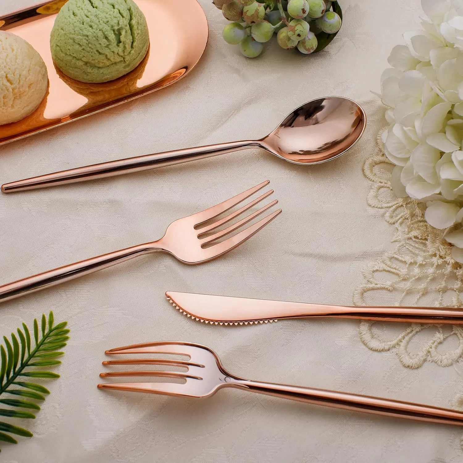 Elegant Rose Gold Disposable Cutlery Set for Parties