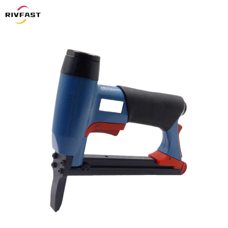 Пневматический степлер Rivfast RIV7116 для дерева и мебели