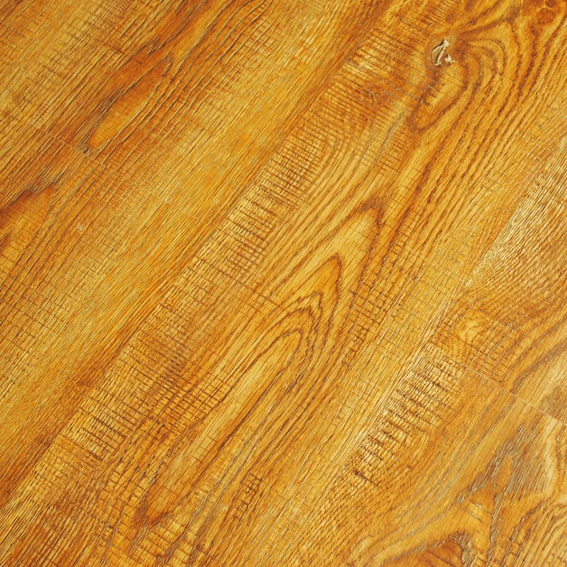 Vintage Wear-Resistant Laminate Flooring - Classic Wood Grain & Age-Resistant