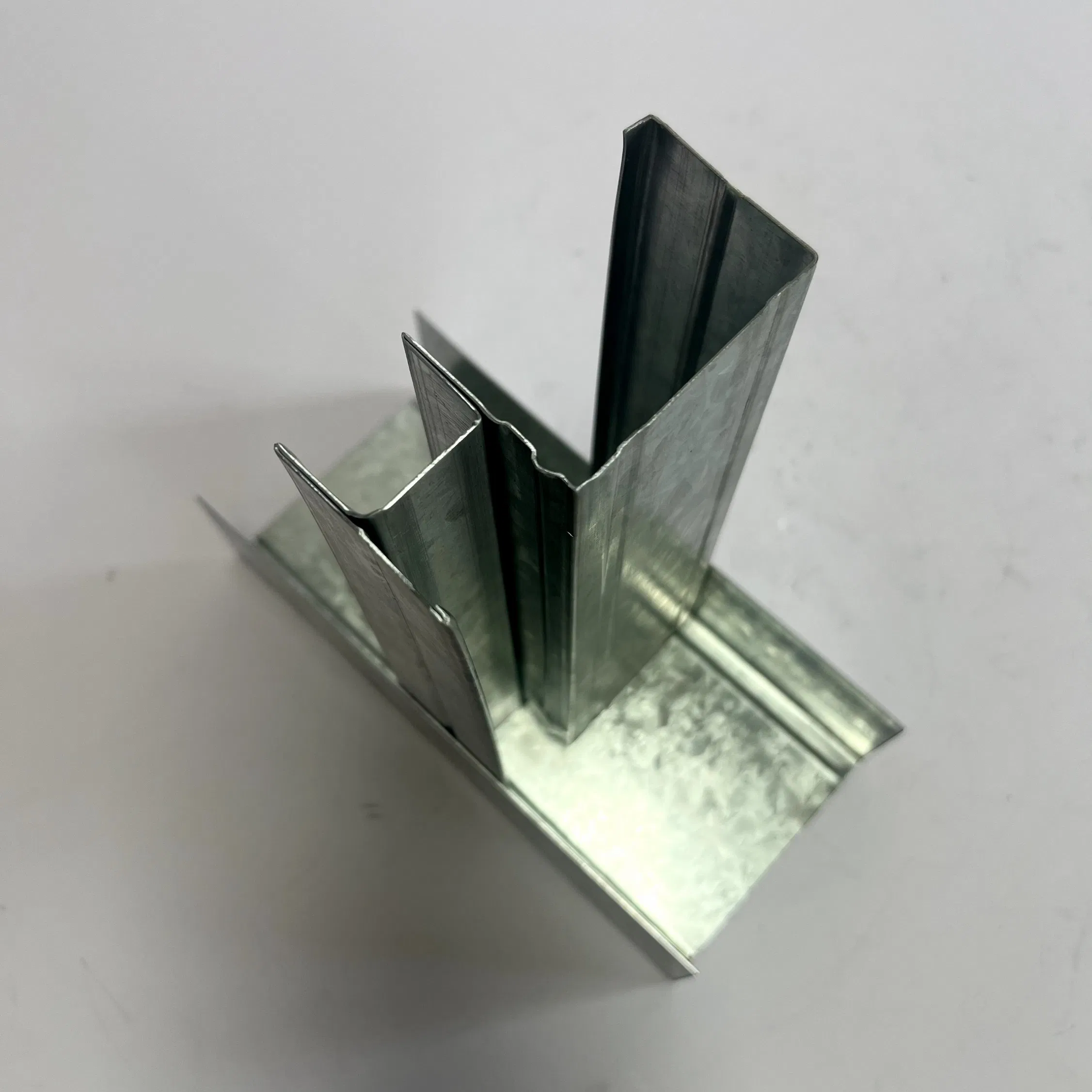 Superior Galvanized Layered Professional Production and Corrosion-Resistant Metal Stud-Partition with Precise Size