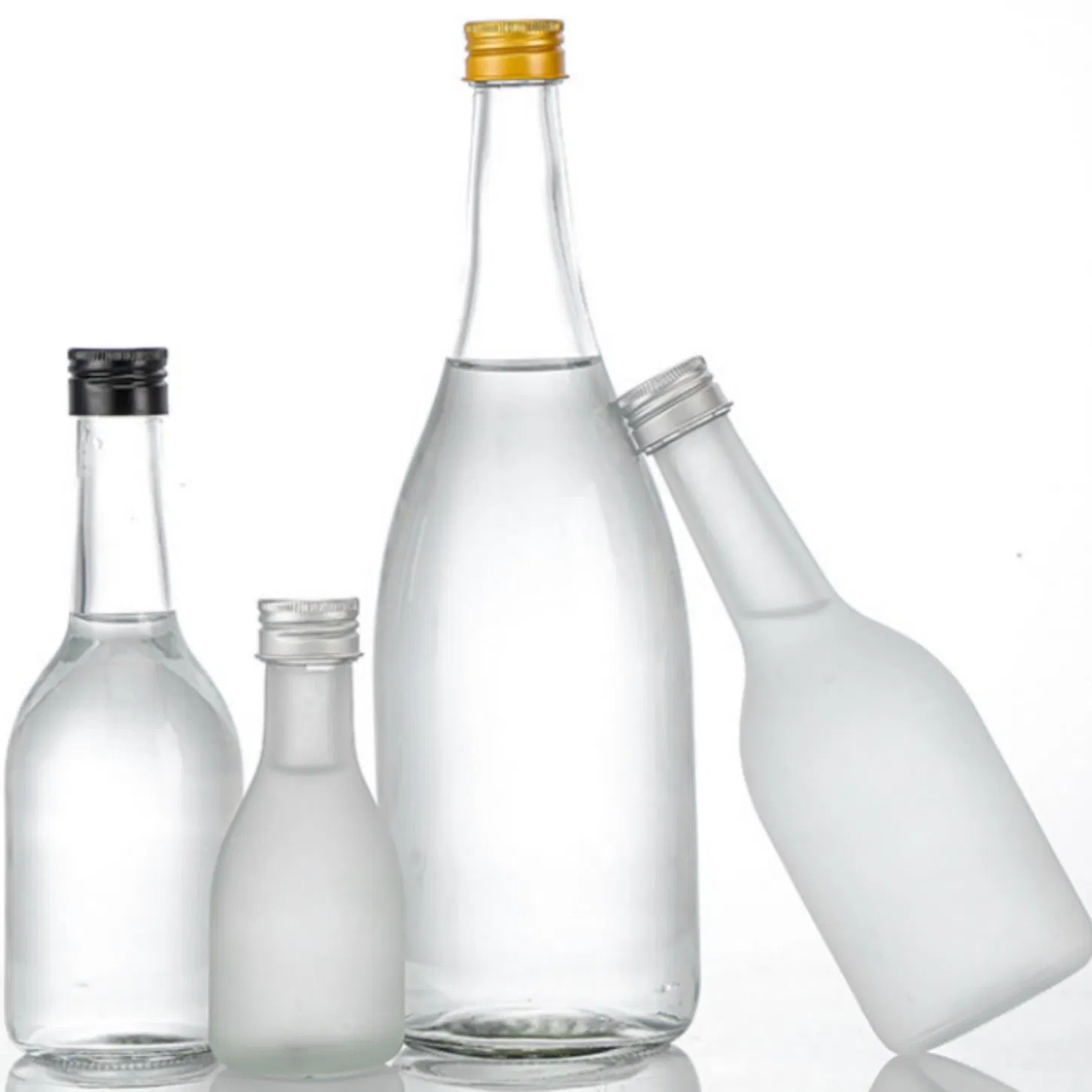 Прозрачные стеклянные бутылки со спиральными крышками
