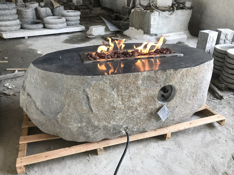 Charm Garden Outdoor Patio Decorative Stone Shape Fire Pit Granite Boulder Fire Table Natural Stone Fireplace