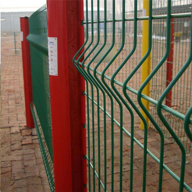 Yq Anping High Quanlity Bending Triangular Welded Mesh Fence