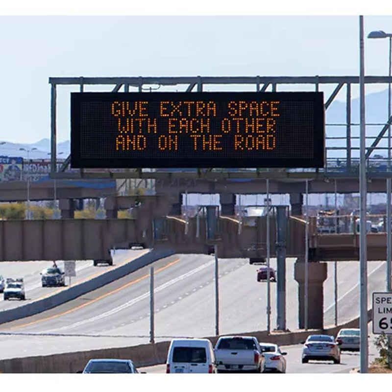 Outdoor Portable Advertise Display Screens Solar LED Variable Massage Sign Vms Trailer