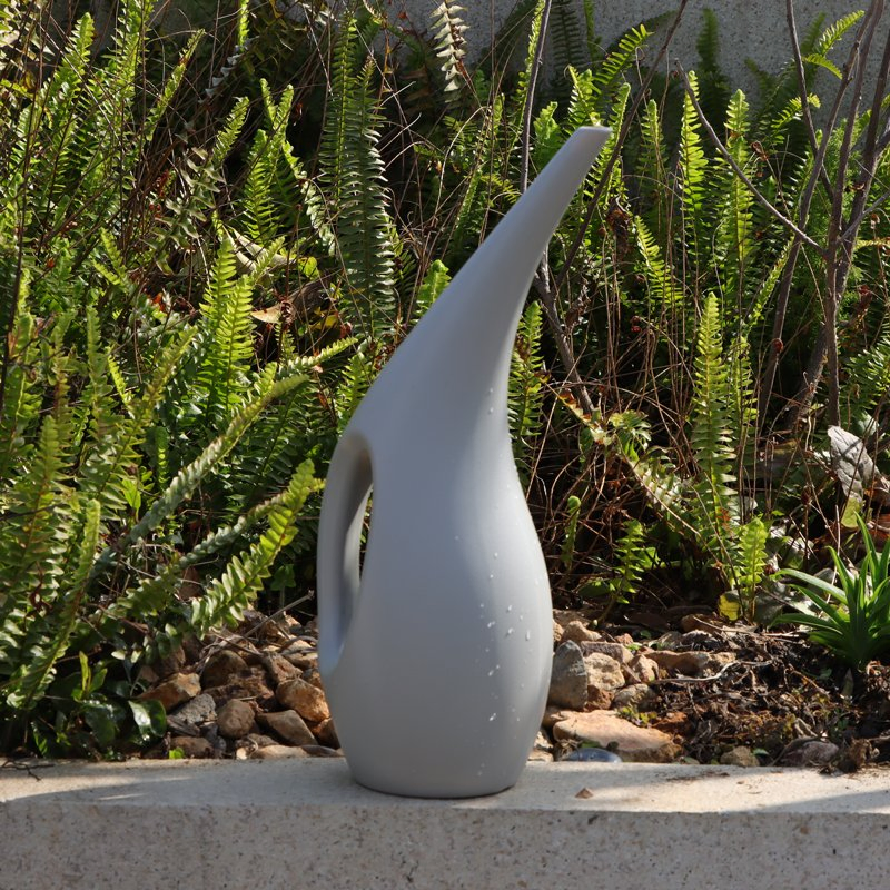 Modern 2.5L Drop-Shaped Plastic Watering Can for Plants