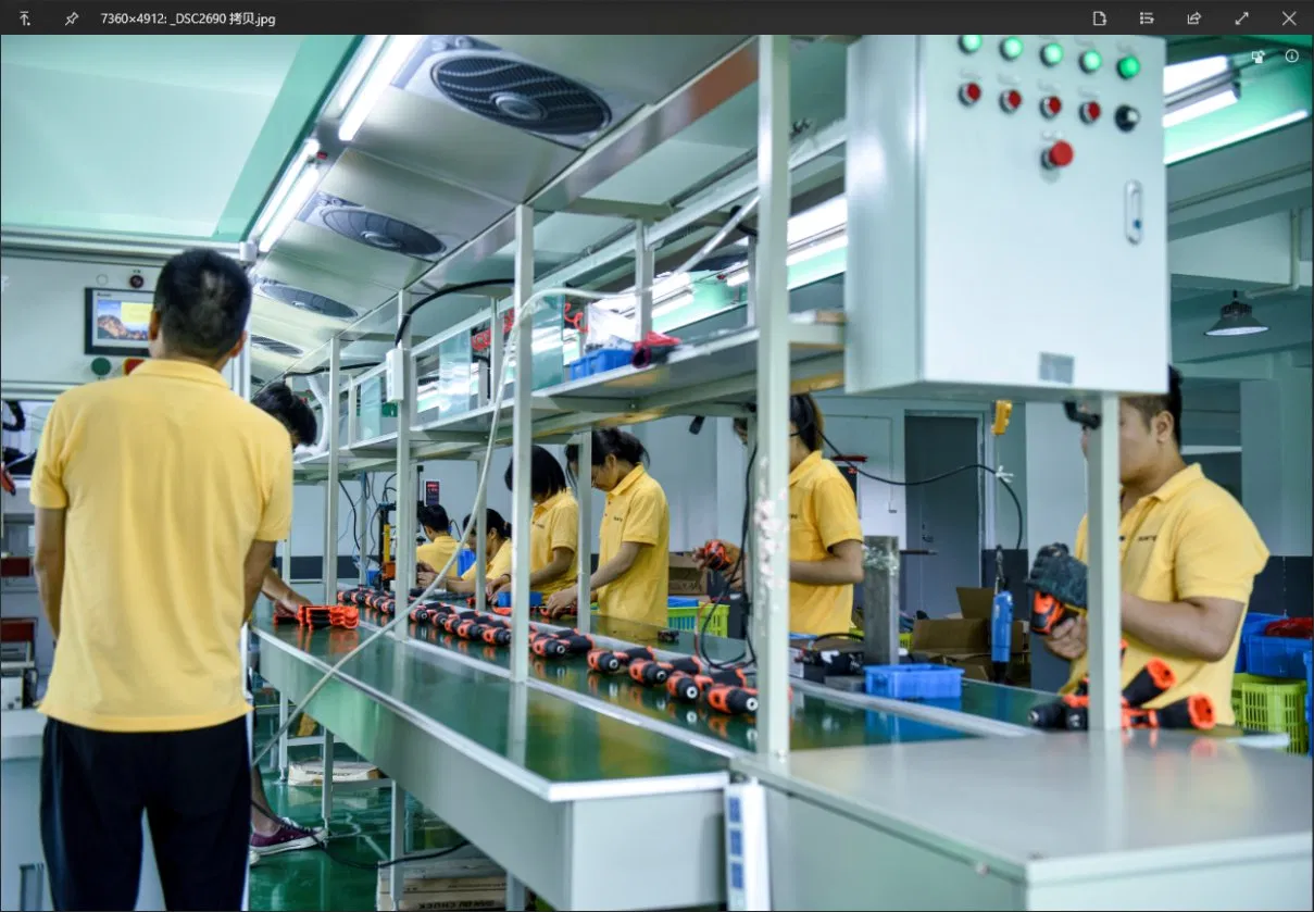 Аккумуляторная дрель-шуруповерт Suntec 12V с ударной функцией