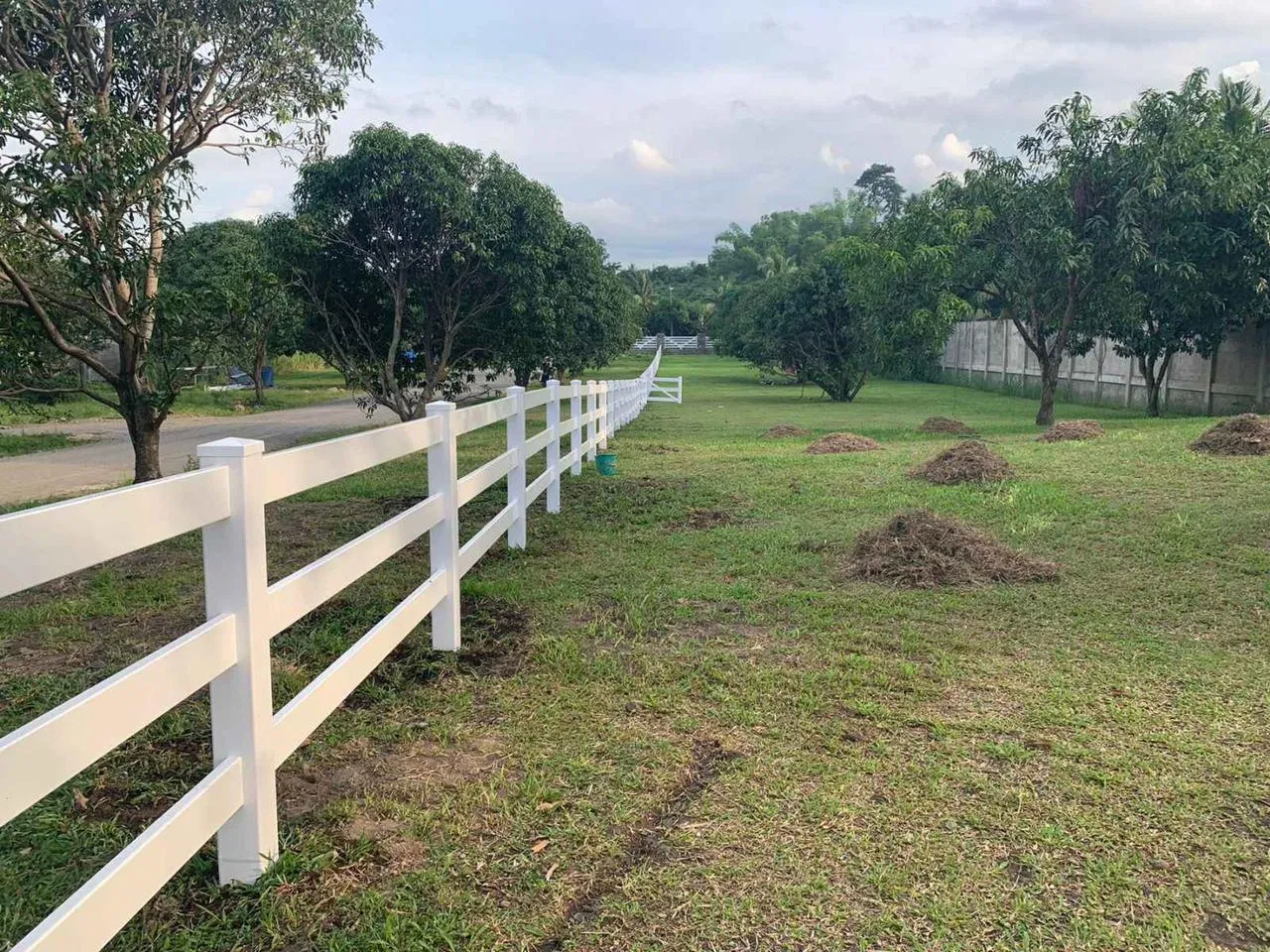 UV Proof White PVC Garden 3-Rail Fence