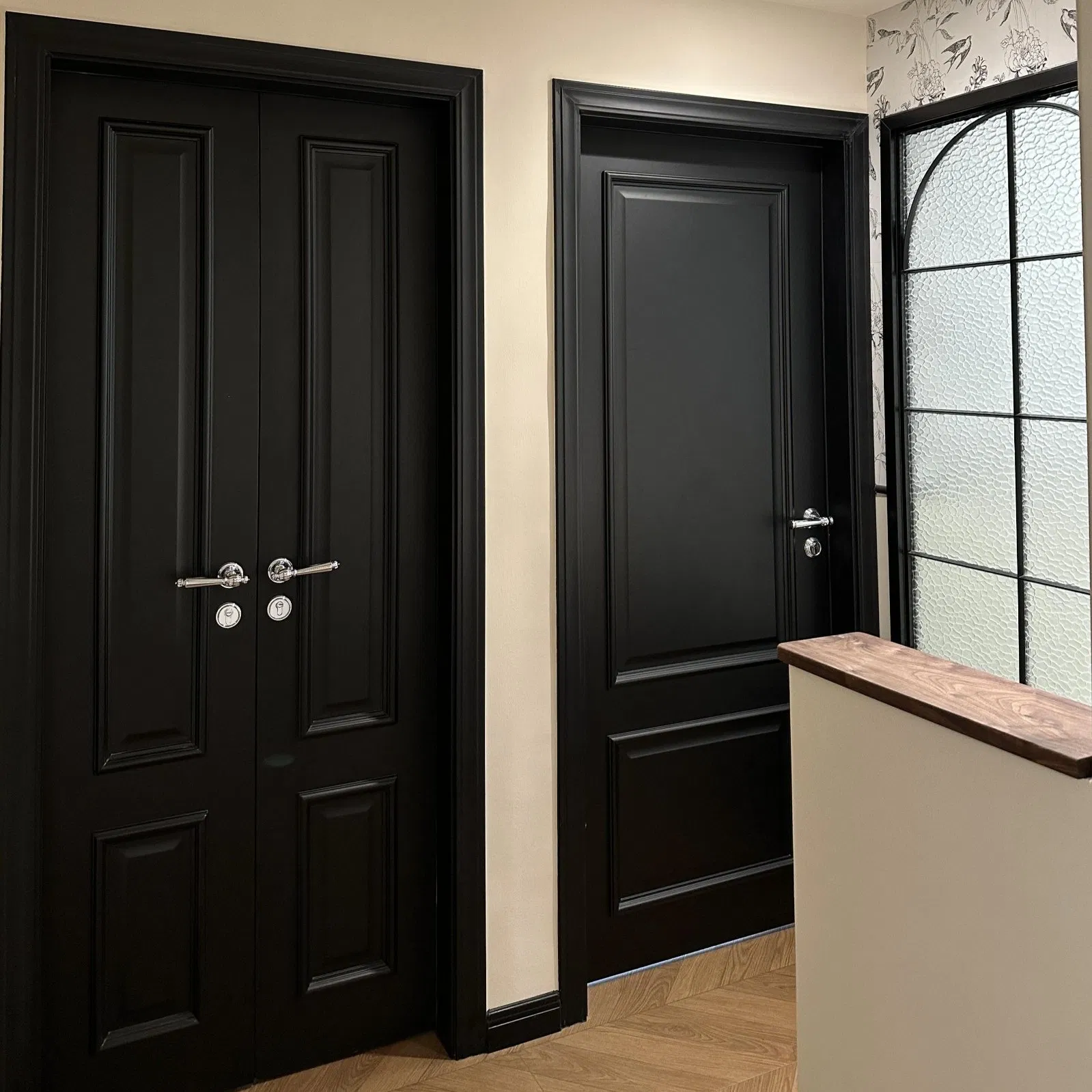 Customized Production of Sturdy Black Swing Doors with Simple Lines, Environmentally Friendly, Soundproof and Durable Custom Painted Wooden Door