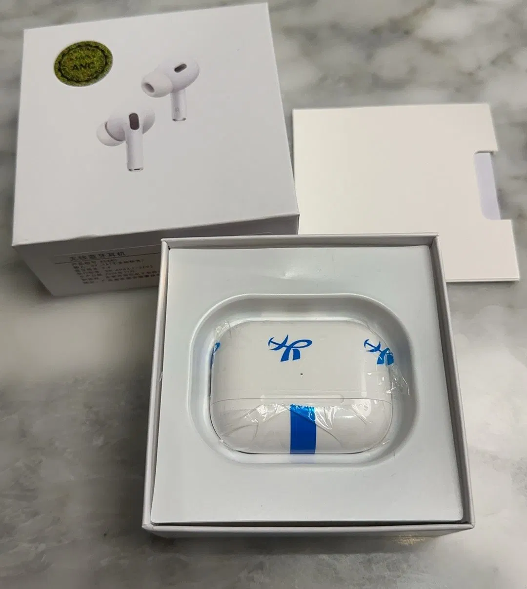 Беспроводные наушники PRO с зарядным кейсом