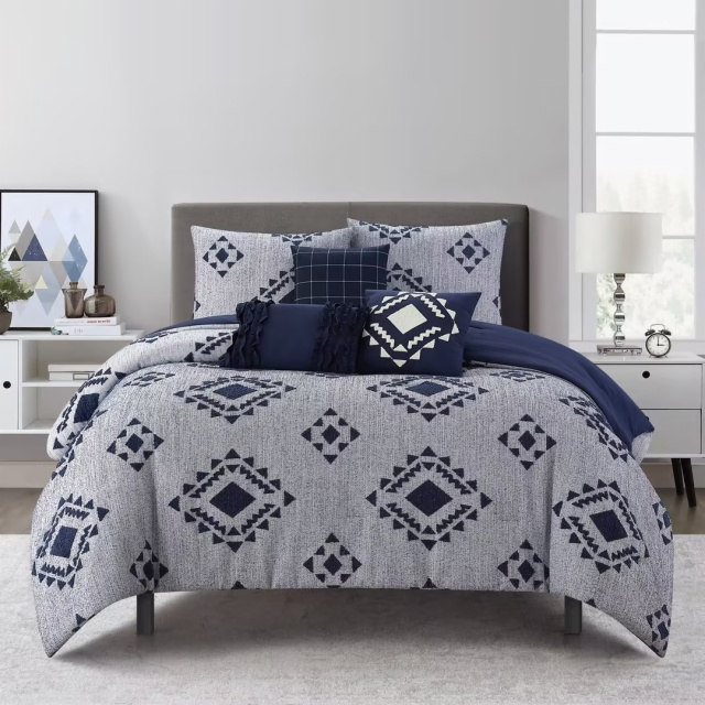 Nantong Tufted and 90GSM Microfiber with 240GSM Poly Filling Geometric Miya Comforter Set