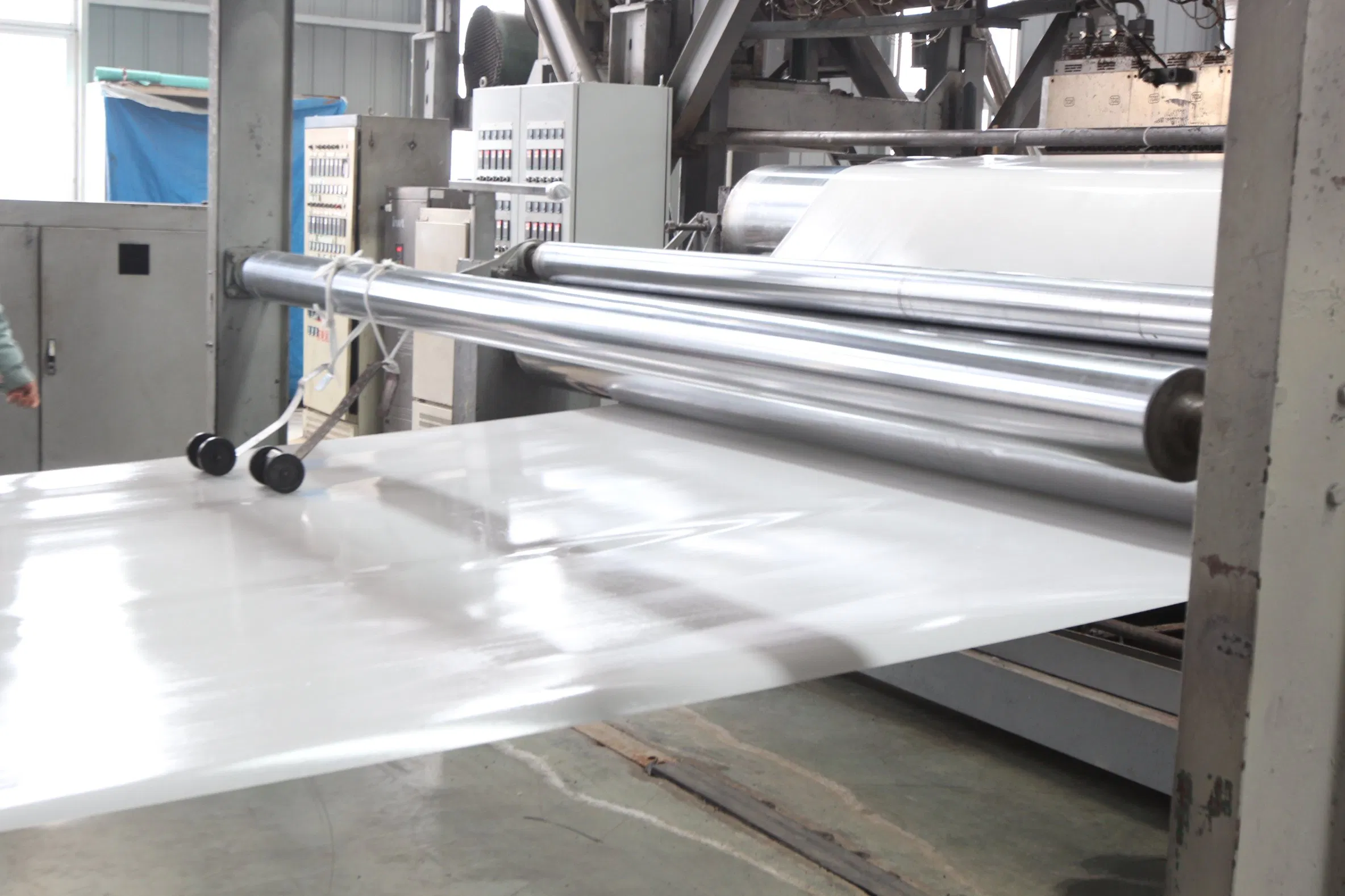 Professional Factory Direct Sales Polyethylene Reinforced 1mm 1.5mm HDPE Geomembrane