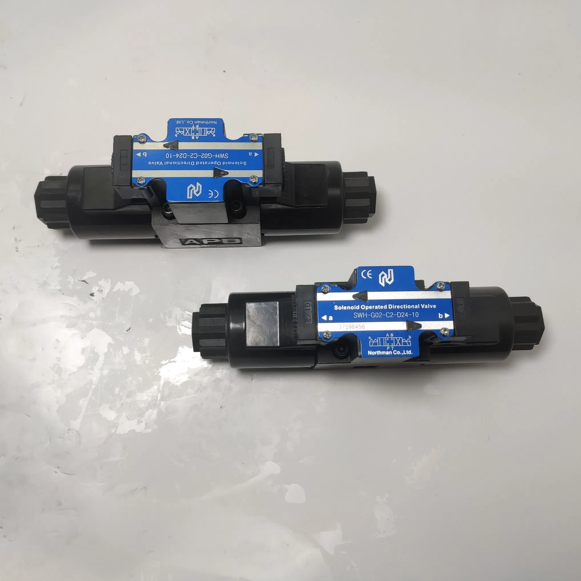 Электромагнитный реверсивный гидроклапан SWH-G02-3C2-DL-20