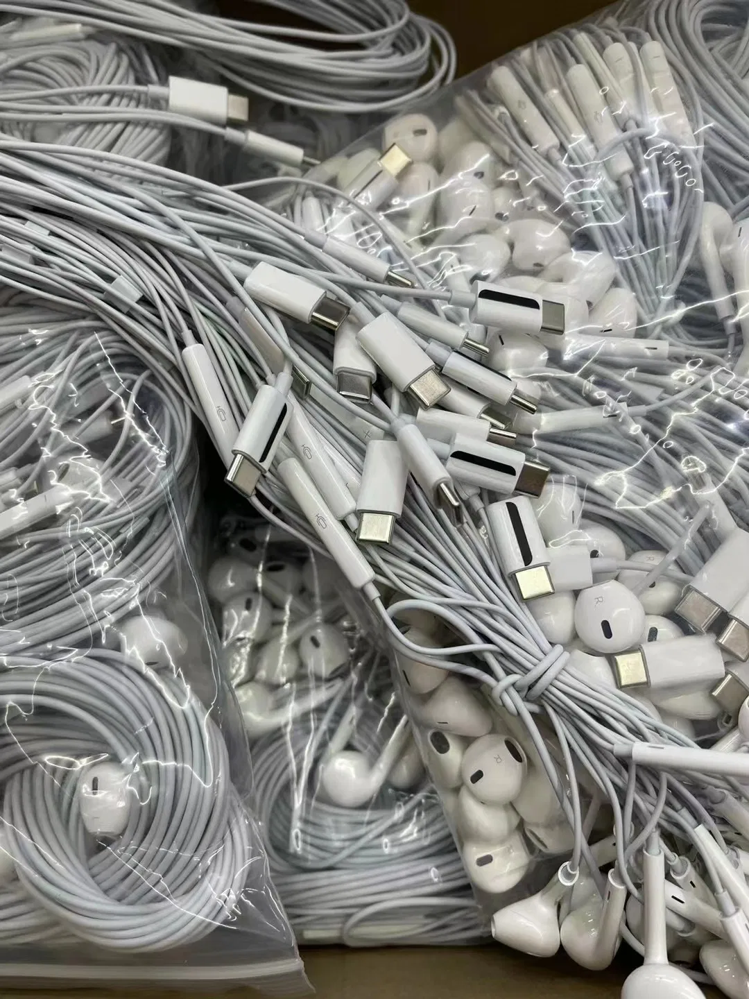 Наушники внутриканальные беспроводные с шумоподавлением