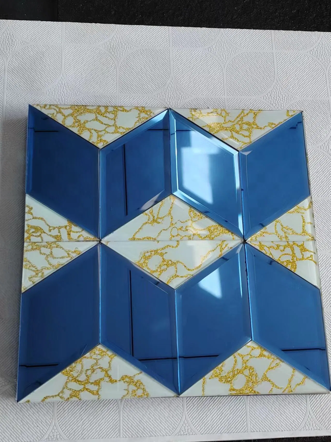 Beautiful Glass Mosaics From China Flat Solid Structure for Building Decoration