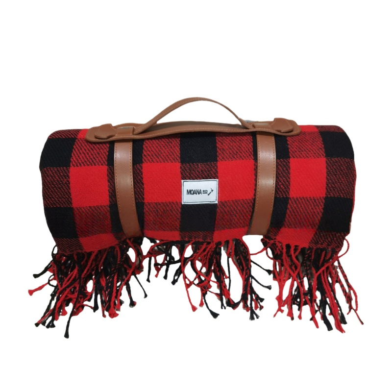 Customized Wholesale Outdoor Knitted Picnic Travel Camping Beach Foldable Portable Waterproof Blanket Mat with Tassels and Leather Hand Belt