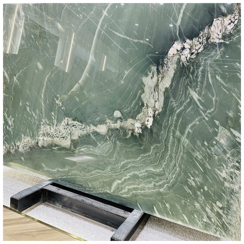 Brazilian Vivid Green Exotic Quartzite Slabs for Wall Cladding and Countertops