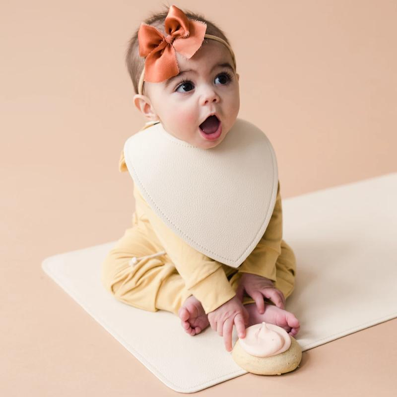 Unisex OPP Packing Bag Baby Vegan Leather Drool Bibs Baby Dribble Bibs