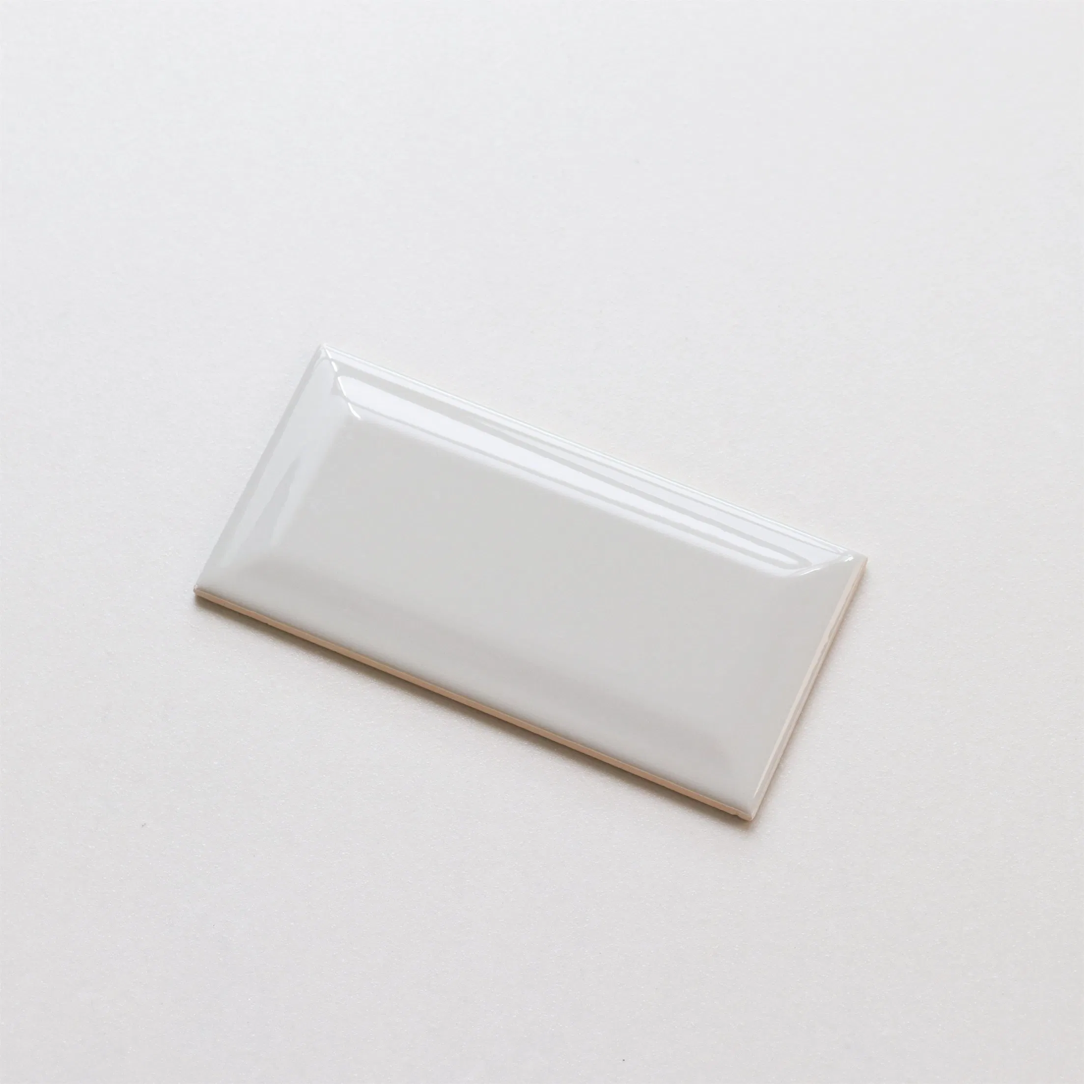 Керамическая плитка 75x150 мм светло-серая метро