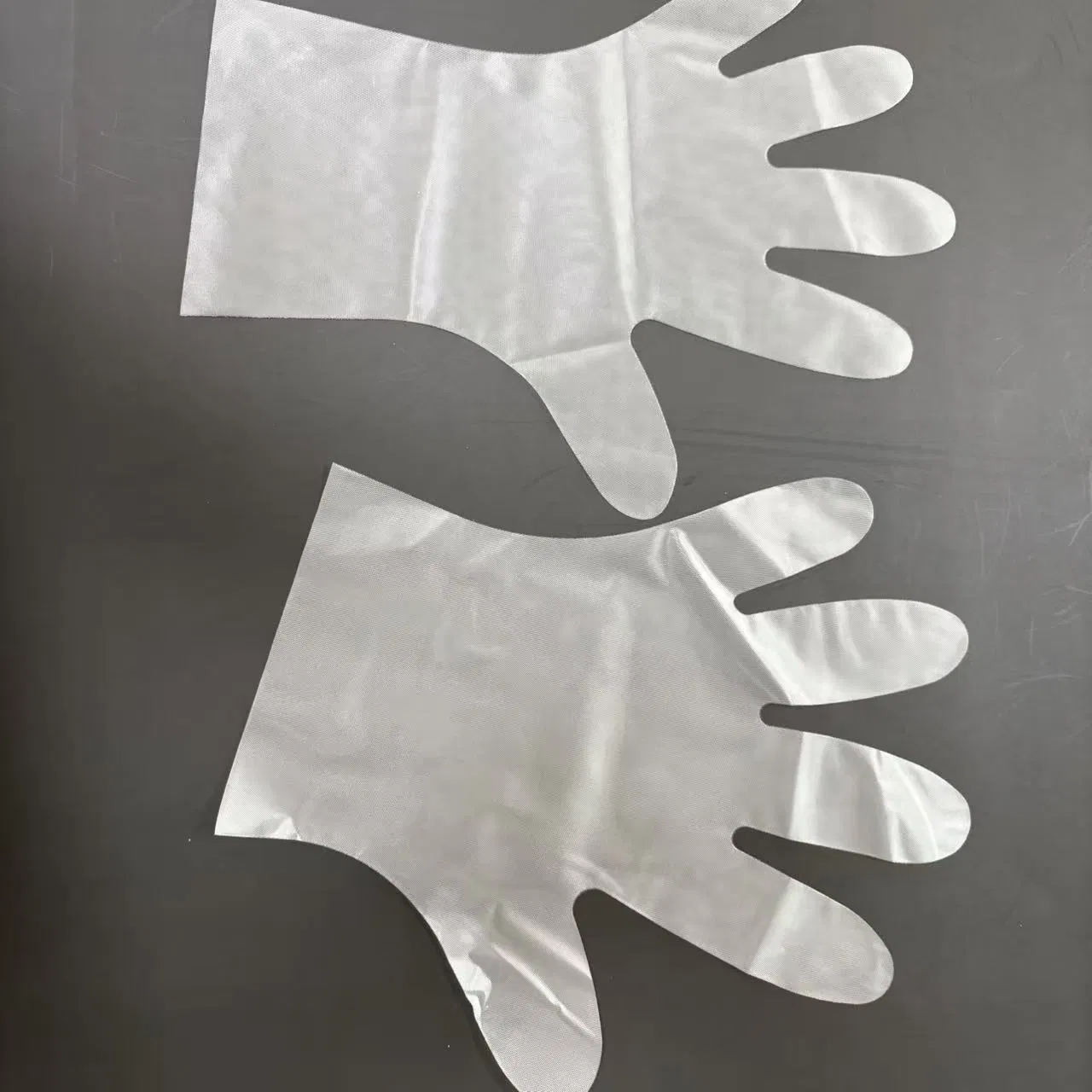 Long-Cuff CPE Disposable Gloves to Protect Wrists During Cleaning and Washing Tasks.