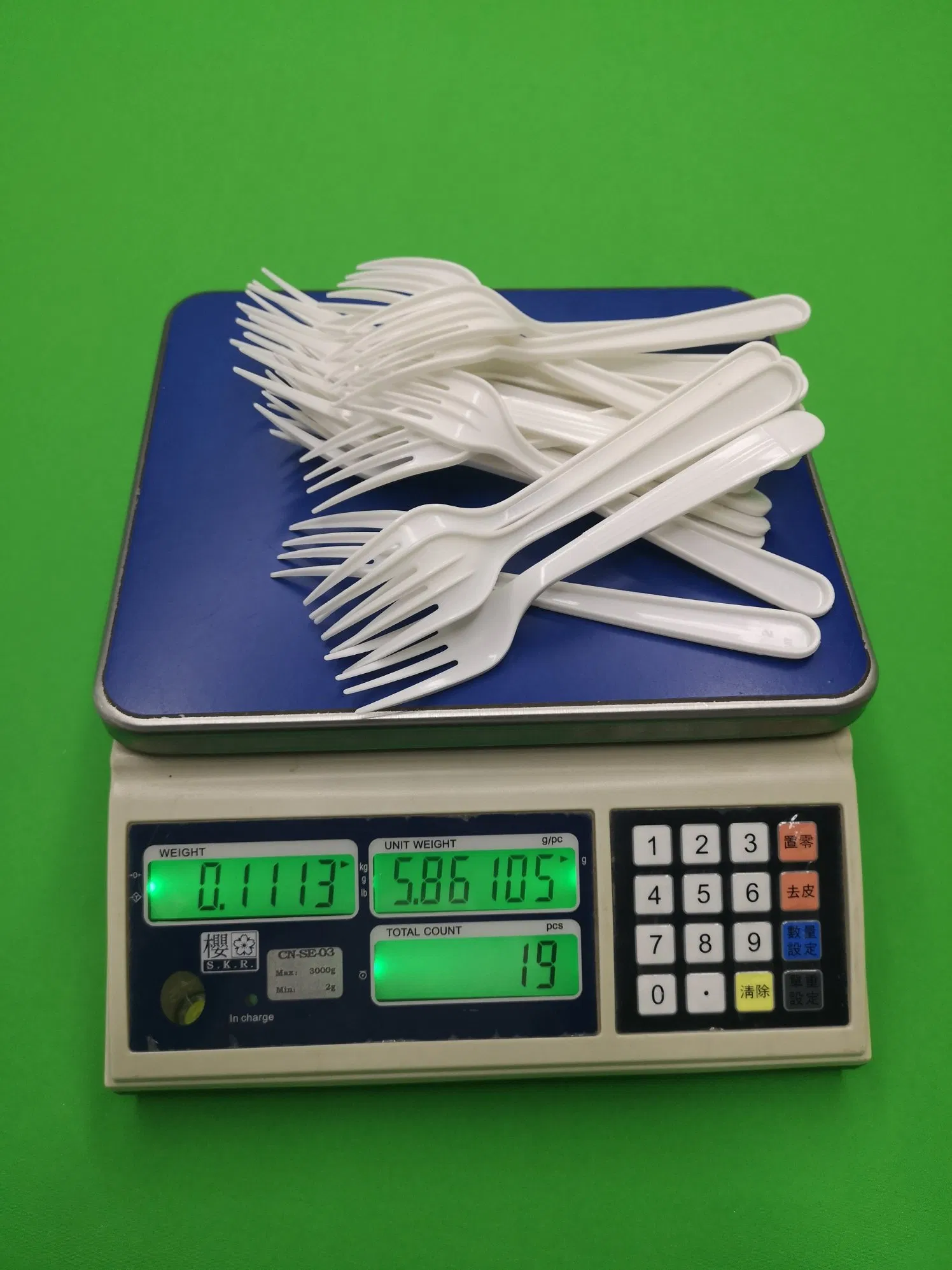 185mm Disposable White Plastic PP Forks (weight 6 grams)