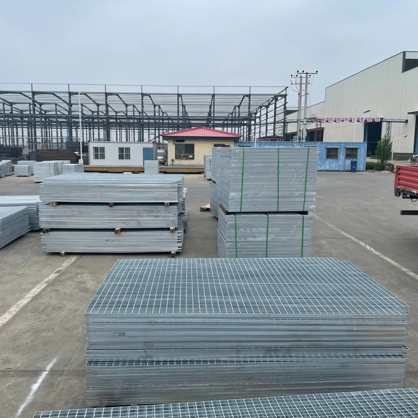 Gezhige Customized Building Material Heavy Duty Hot Dipped Galvanized Stainless Steel Grating for Drainage Trench/Drain Cover
