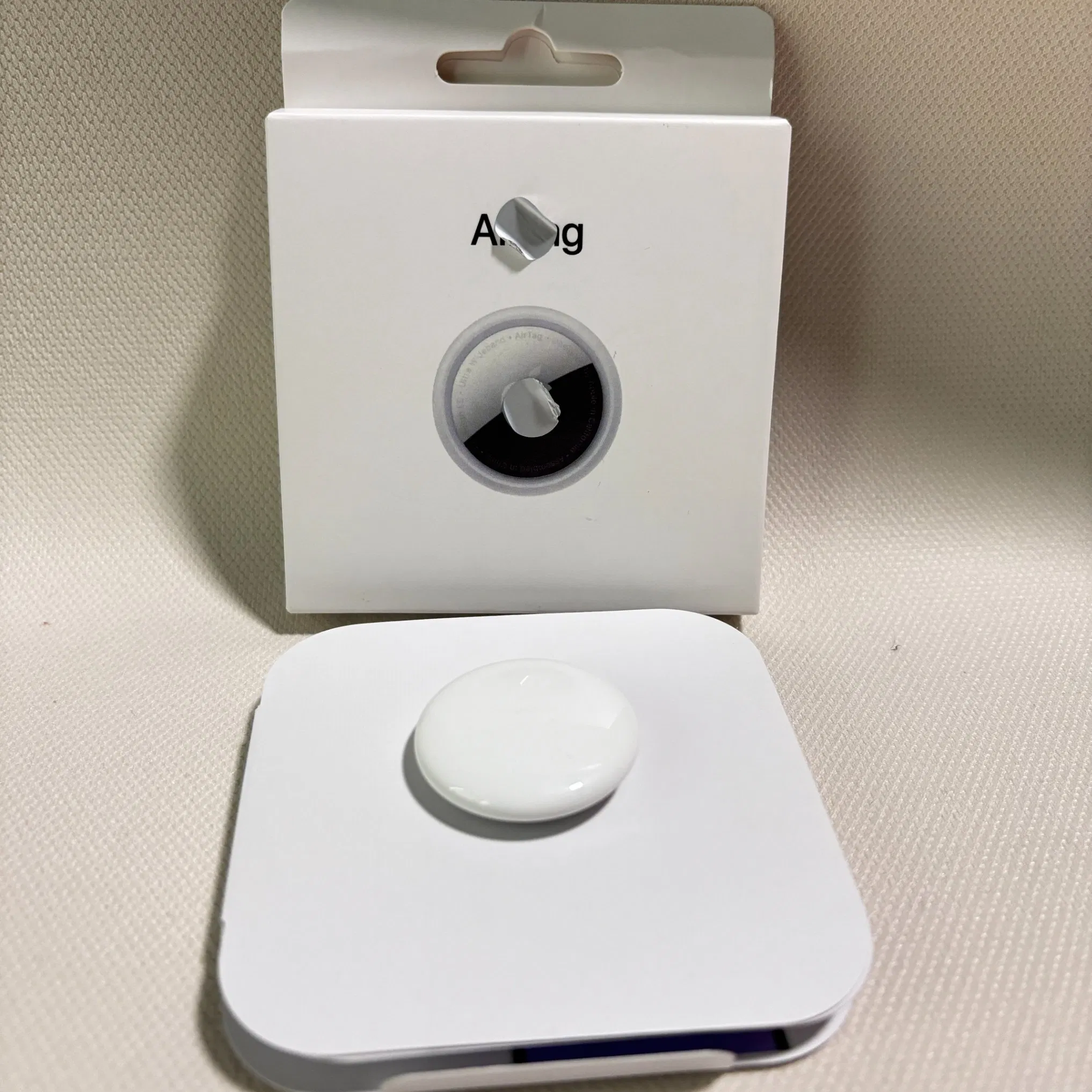 Class-Leading 1: 1 Airtag Service Locator Key Anti-Loss Device Remote Alarm Tag with Durable Material Wireless Bluetooth Tracker for Stationery Sets