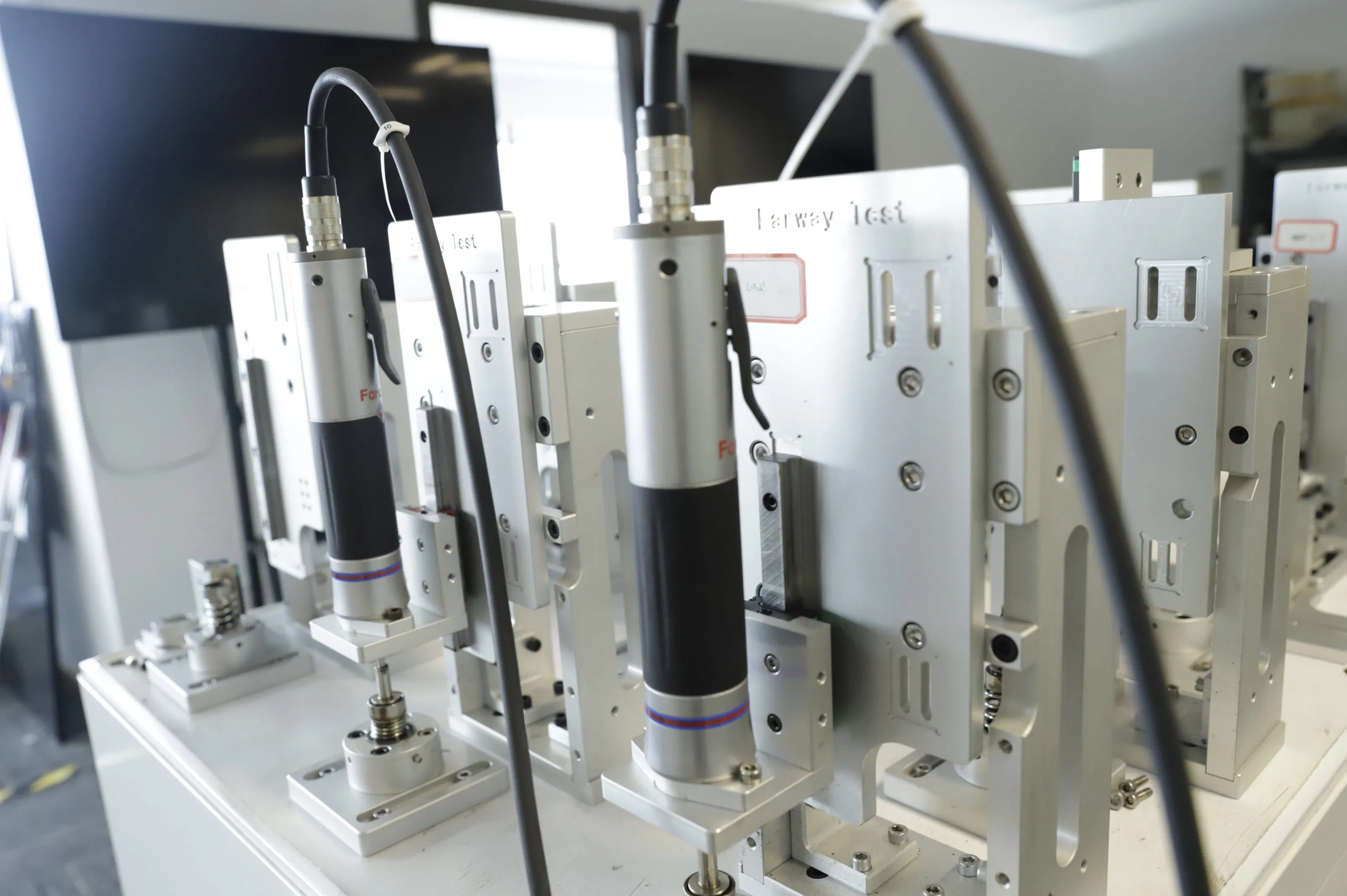 Беспроводной шуруповерт с высоким крутящим моментом