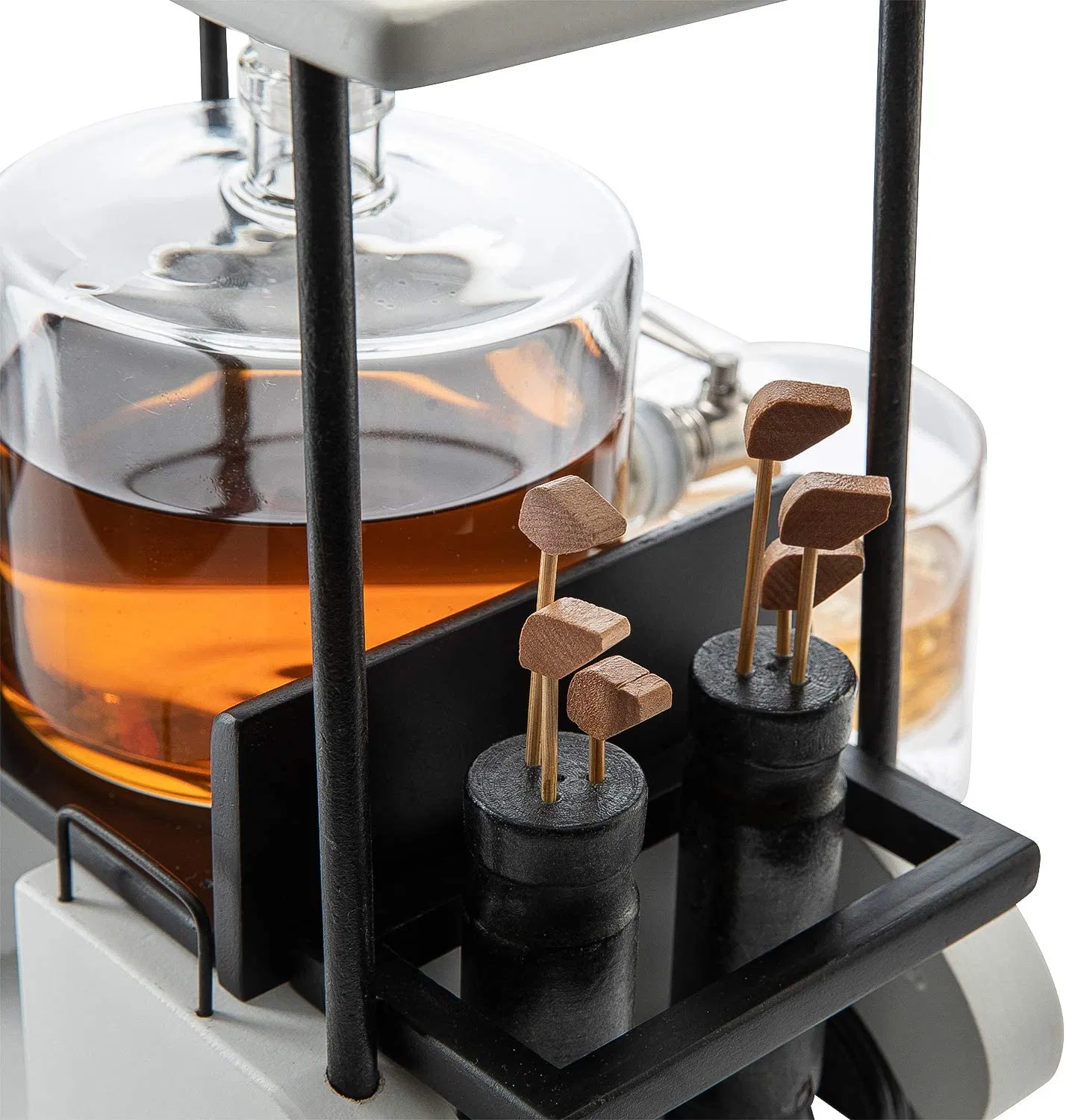 Golf Whiskey Tumblers Premium Gift for Men High Borosilicate Glass Modern Car Decanter Set with 26oz 2 Whiskey Glasses