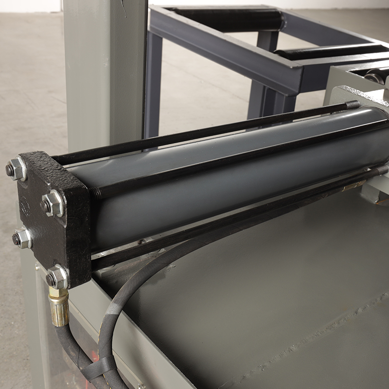 Ленточная пила по металлу горизонтальная