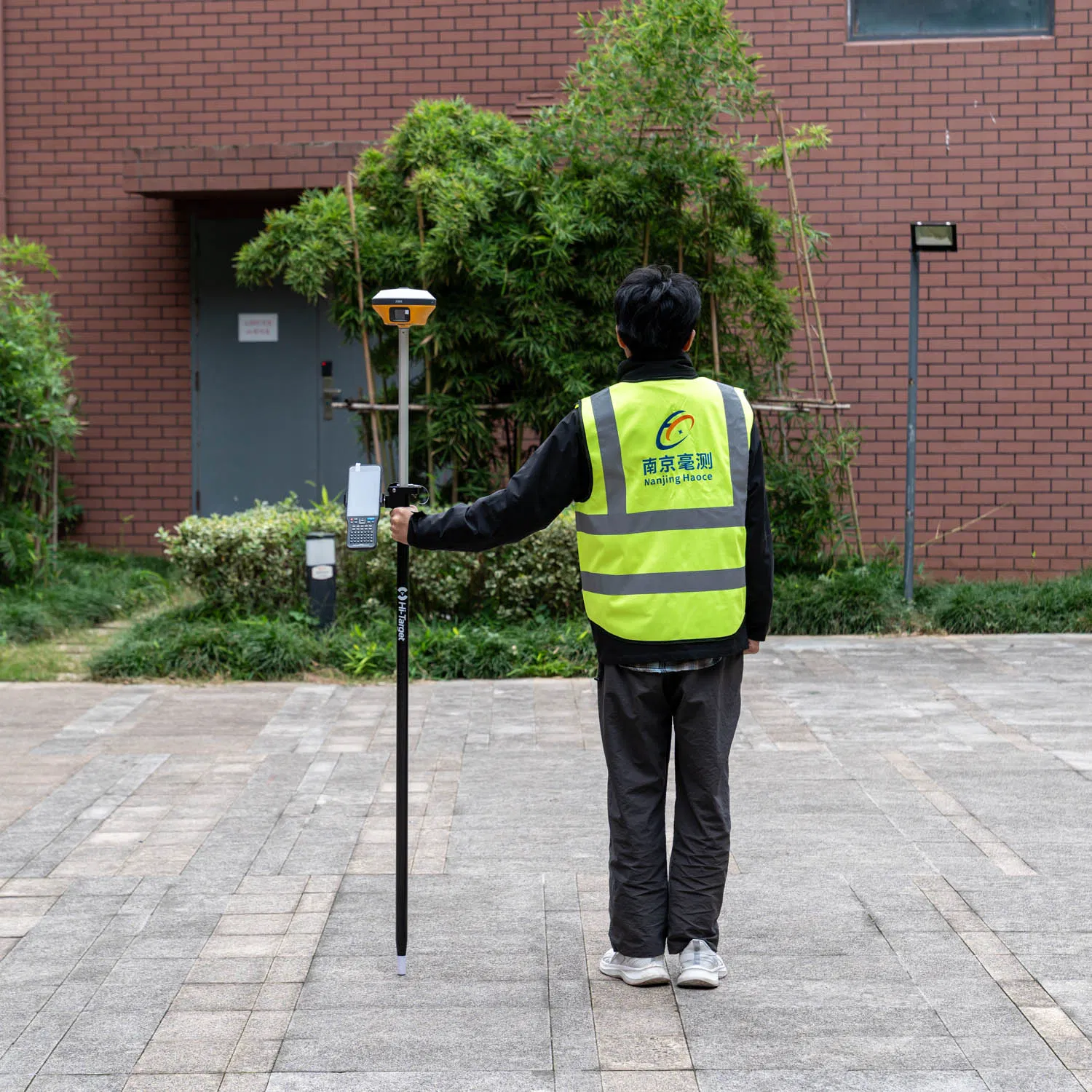 Hot Sale Removable Battery Hi-Target V98 Surveying Instrument Gnss Receiver