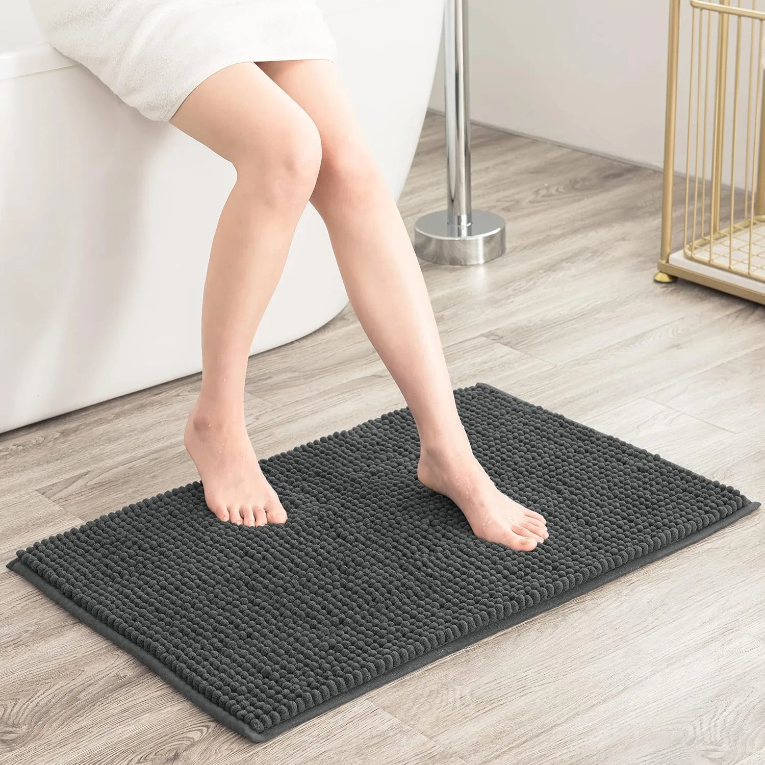 Short Plush Bath Mat Water Absorbent Non Slip Bath Mat Quick Dry