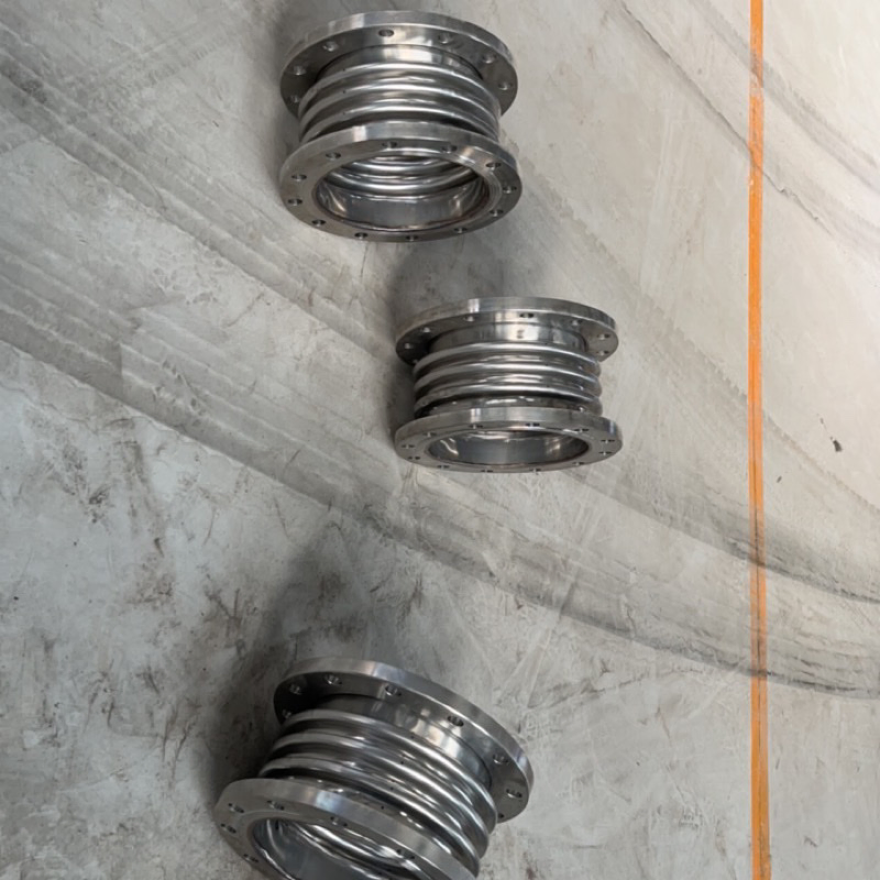 BS4504 Pn25 Flanged A105 CS Steel Bellow Expansion Joint