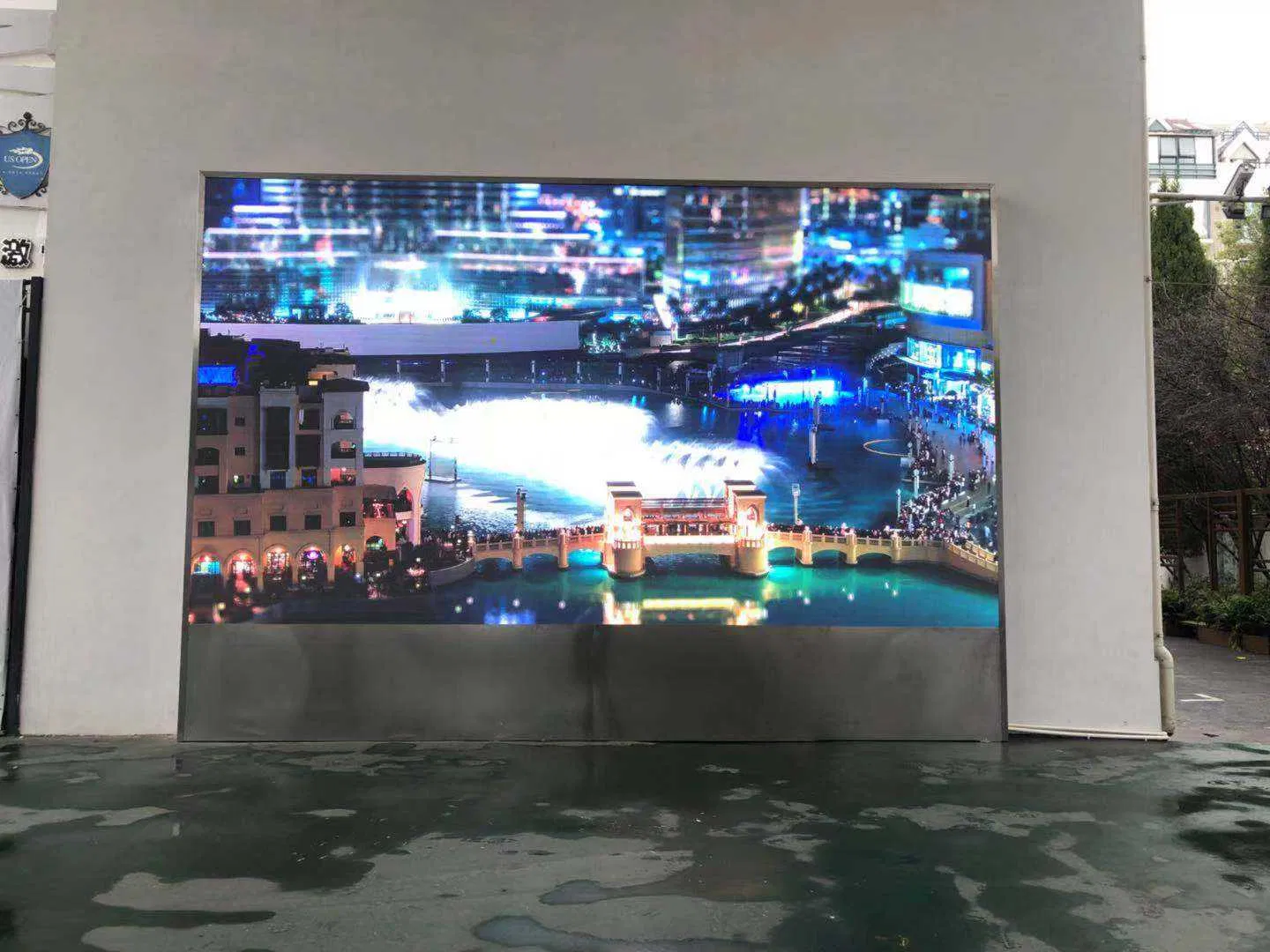 Premium Waterproof Outdoor LED Display Screen From Shenzhen