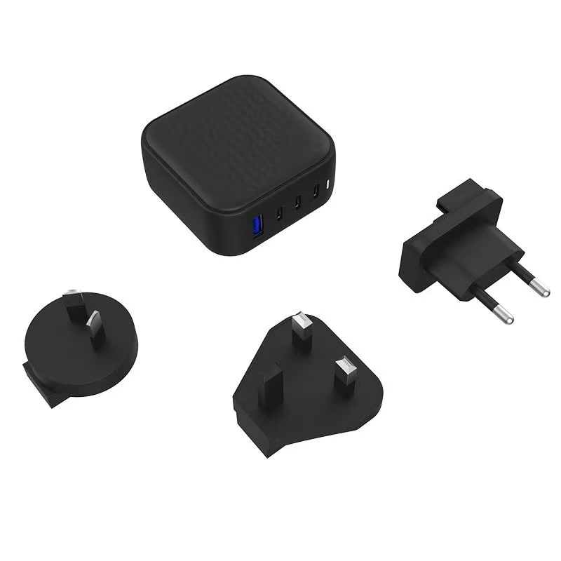 GaN-адаптер 100W с 4 портами, компактный
