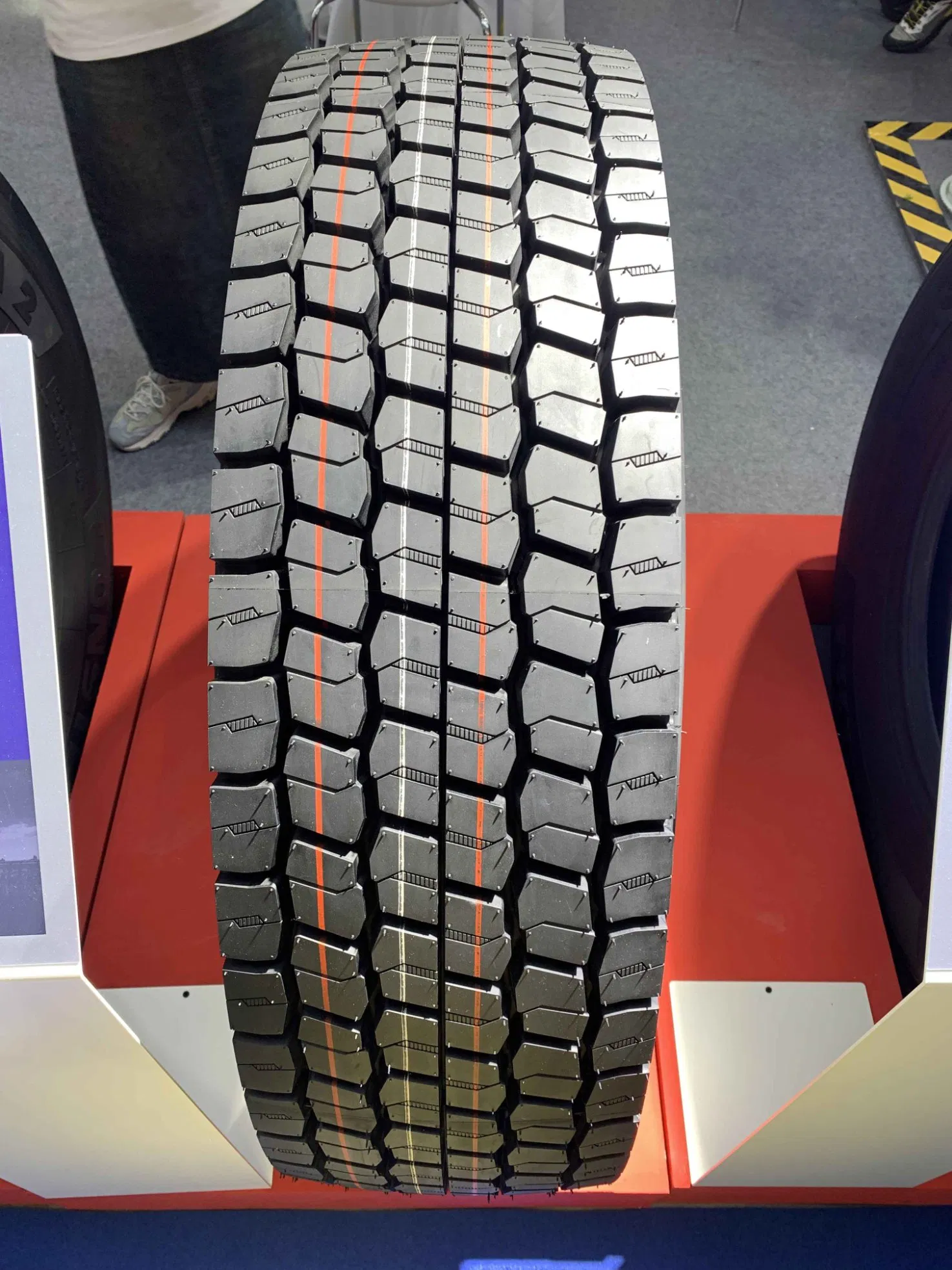 Грузовые шины 13R22.5, 12.00R24, 11R22.5